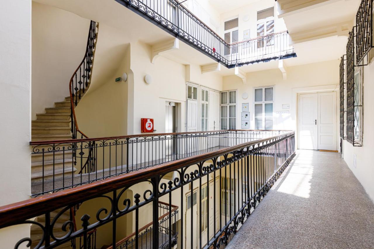 Newly Renovated Apartment In The Old Town براتسيلافا المظهر الخارجي الصورة